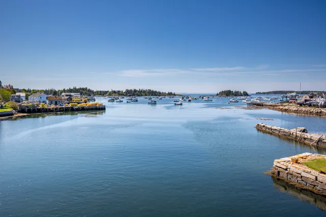 $1,695,000 | 15 Main Street, Vinalhaven, ME 04863