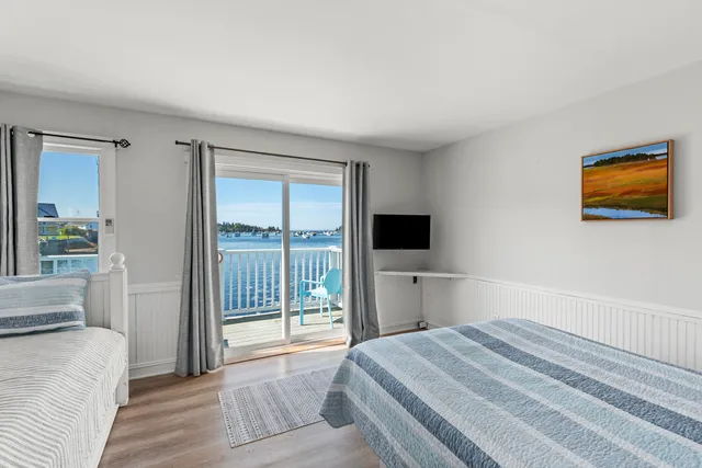 $1,695,000 | 15 Main Street, Vinalhaven, ME 04863