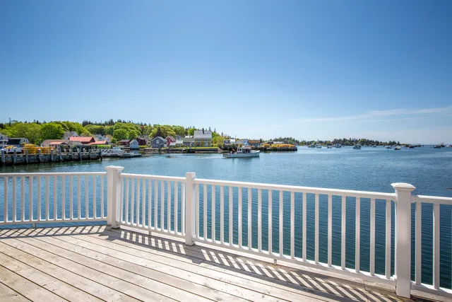 $1,695,000 | 15 Main Street, Vinalhaven, ME 04863