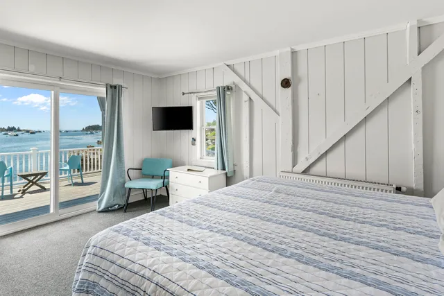 $1,695,000 | 15 Main Street, Vinalhaven, ME 04863