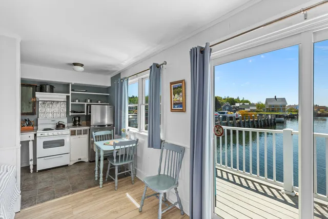 $1,695,000 | 15 Main Street, Vinalhaven, ME 04863