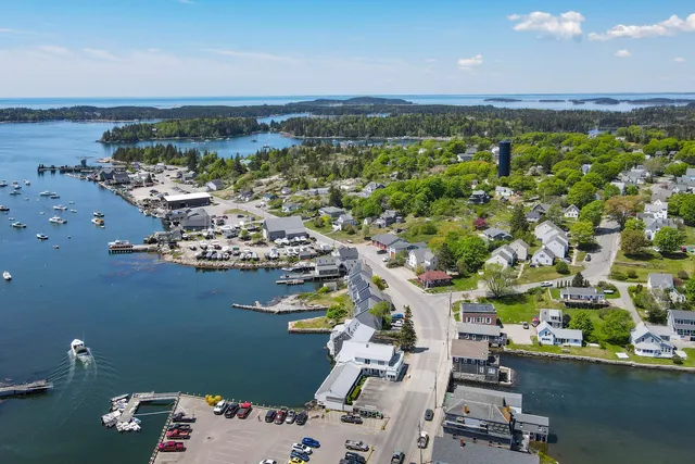 $1,695,000 | 15 Main Street, Vinalhaven, ME 04863
