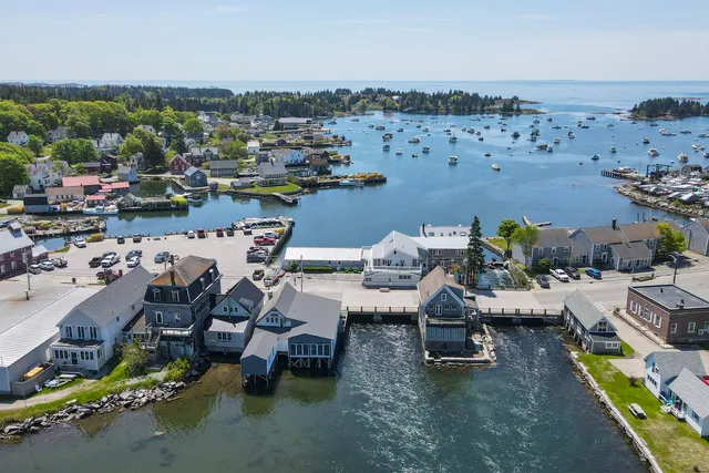 $1,695,000 | 15 Main Street, Vinalhaven, ME 04863