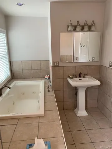 $2,200 | 116 West McKay Street, Unit 2, Saline, MI 48176