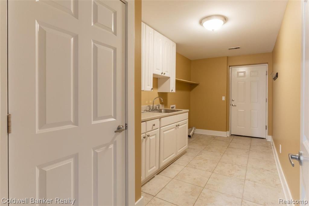 8315 Hilton Road Brighton, MI 48114 - Photo 26 of 43