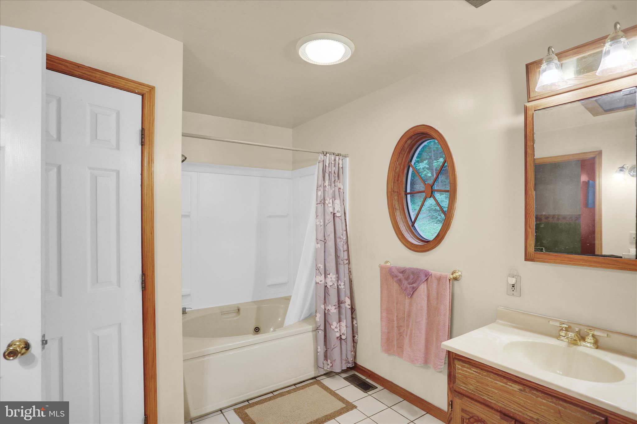 547 Seidels Run Road Leesport, PA 19533 - Photo 36 of 48 View of whirlpool tub