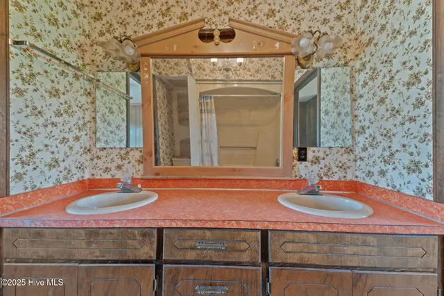 $249,900 | 9952 Highway 17, Vanceboro, NC 28586