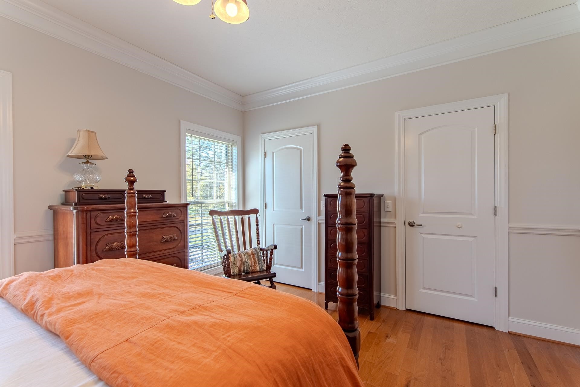 6170 Highway 226 Savannah, TN 38372 - Photo 20 of 40 a bed room with a bed and a closet