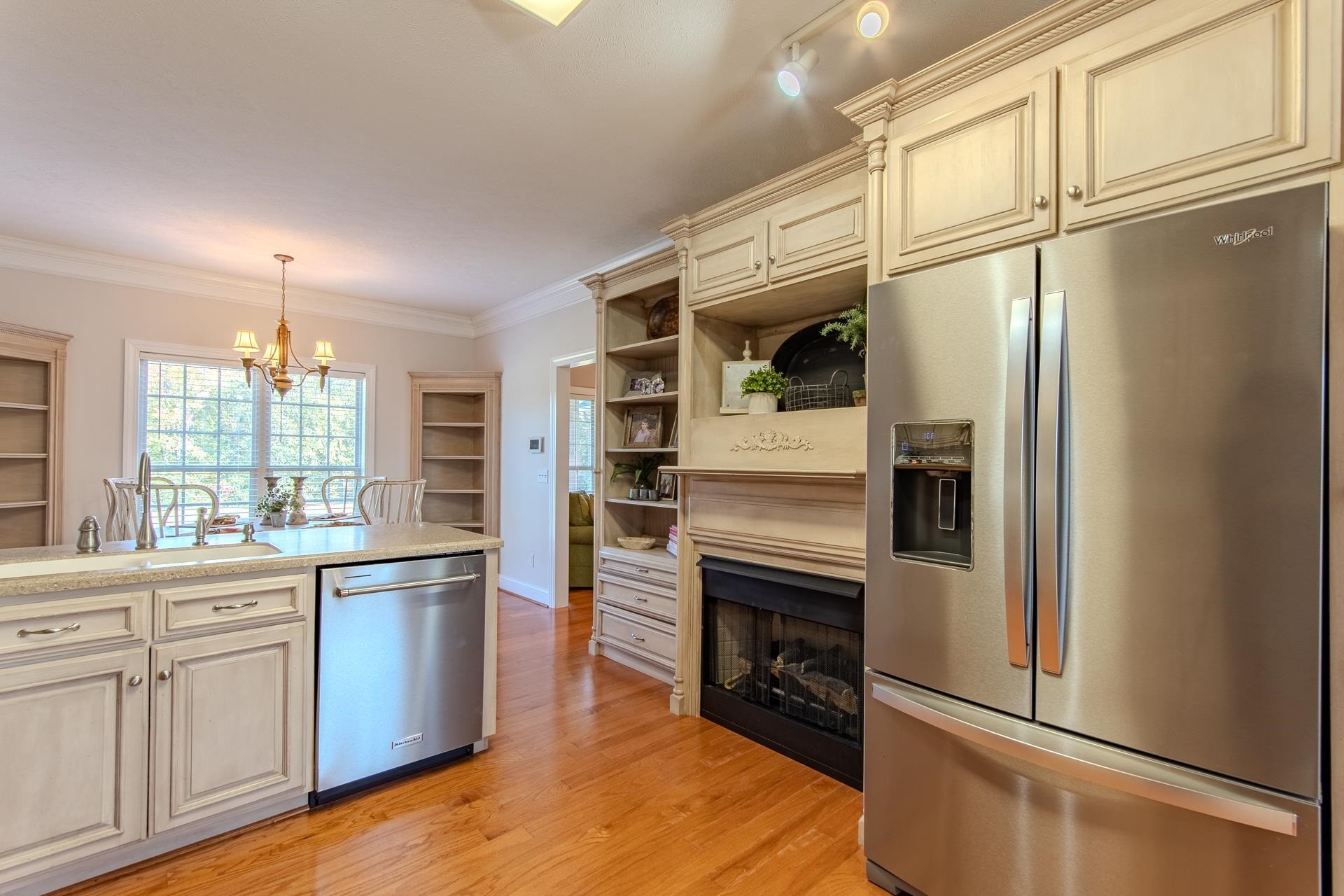 6170 Highway 226 Savannah, TN 38372 - Photo 4 of 40 a kitchen with stainless steel appliances a refrigerator sink and cabinets