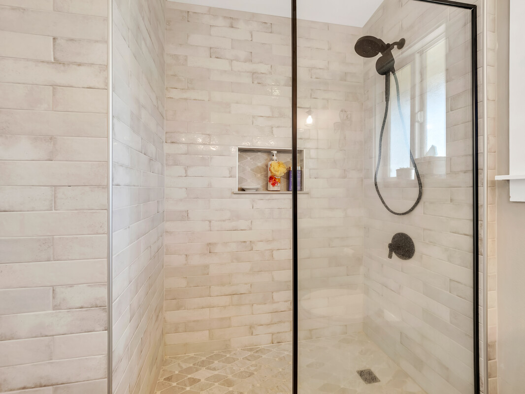 68-3679 Kokee Street Waikoloa, HI 96738 - Photo 15 of 28 a bathroom with a shower