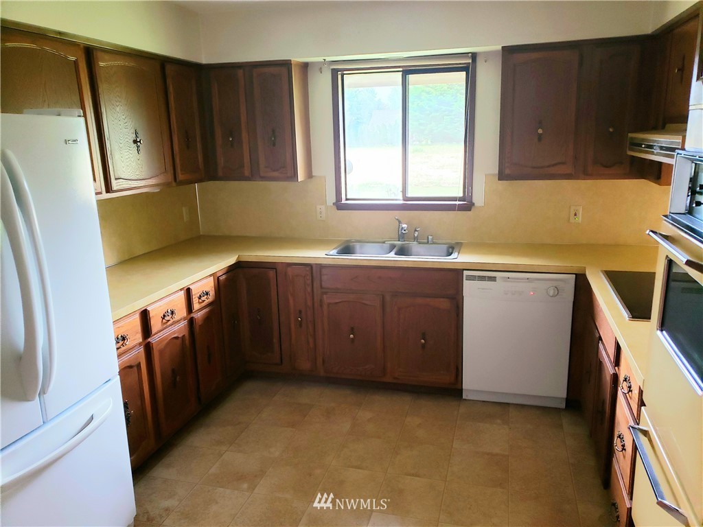 331 Mantle Road Sequim, WA 98382 - Photo 8 of 25