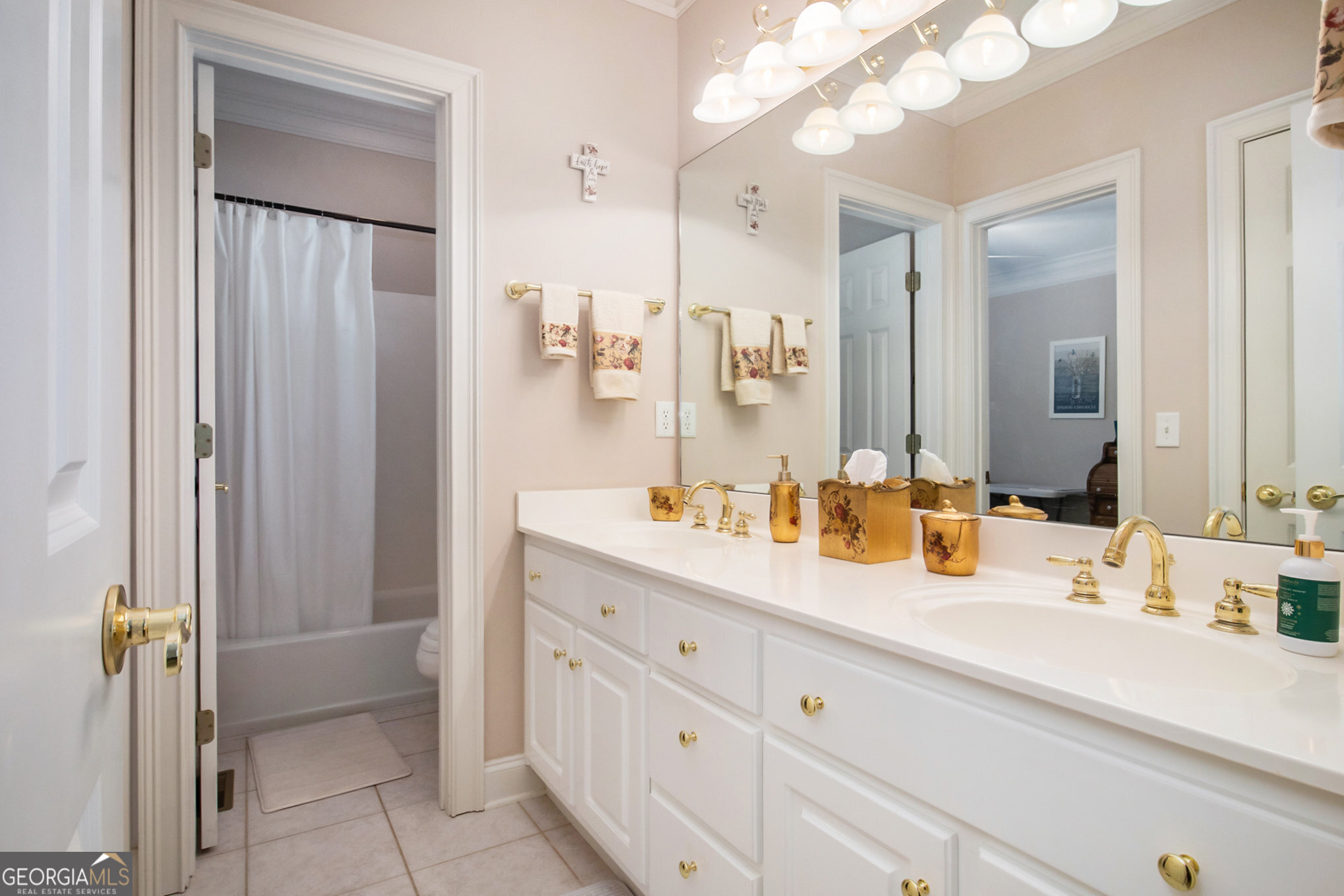 131 Winesap Way Clarkesville, GA 30523 - Photo 27 of 65 a bathroom with a double vanity sink mirror and double