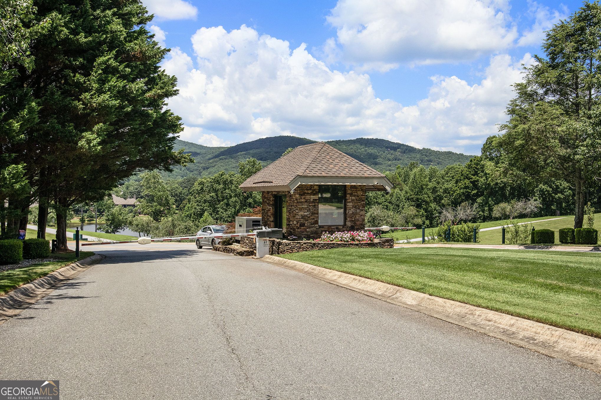 131 Winesap Way Clarkesville, GA 30523 - Photo 63 of 65 a view of a street with houses on both side of it