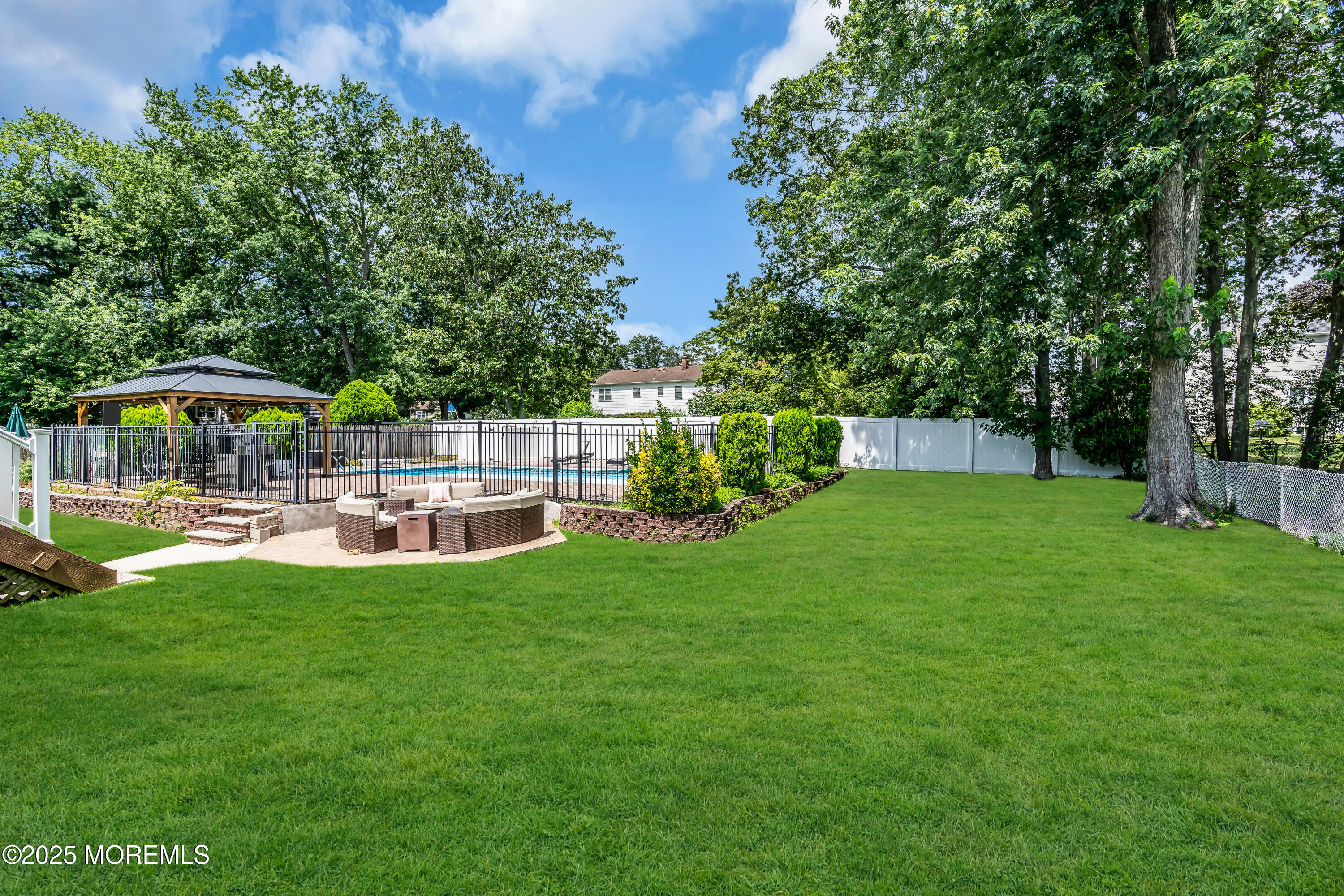 15 Windsor Road Howell, NJ 07731 - Photo 44 of 46 backyard side