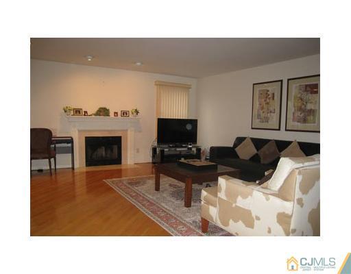 4001 Springbrook Drive Edison, NJ 08820 - Photo 3 of 11