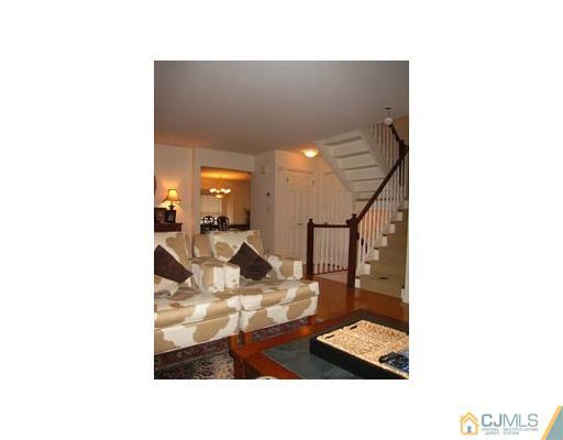 4001 Springbrook Drive Edison, NJ 08820 - Photo 4 of 11