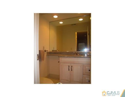 4001 Springbrook Drive Edison, NJ 08820 - Photo 8 of 11