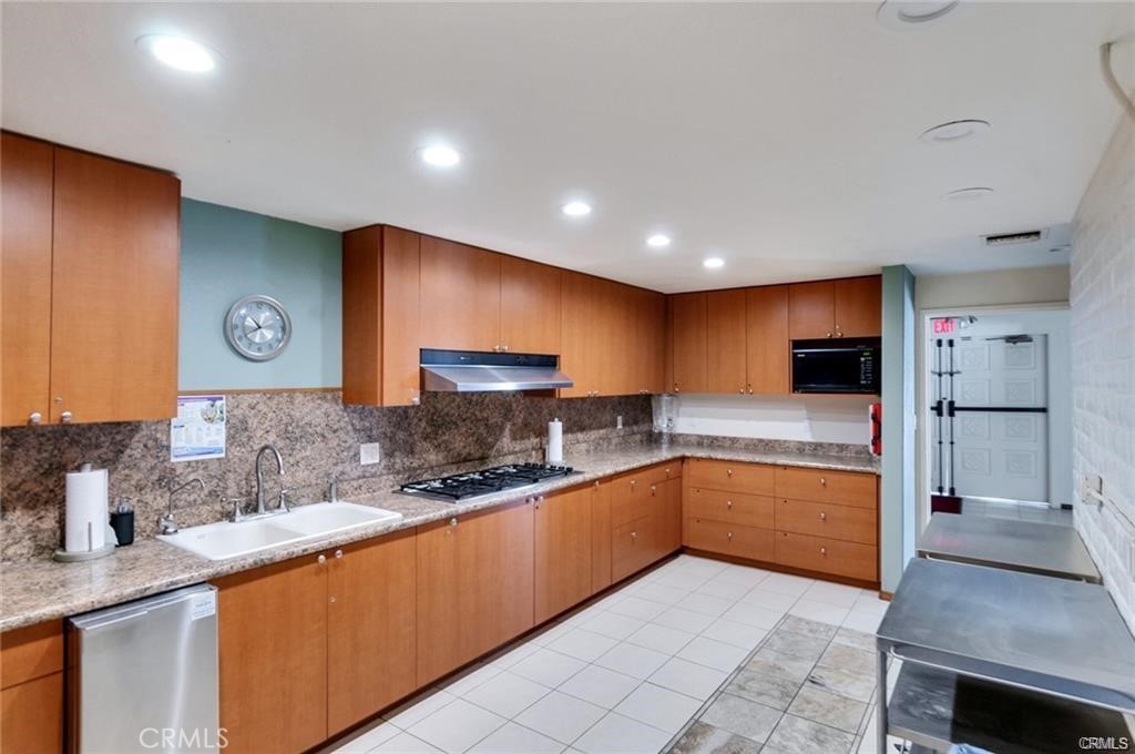 35109 Highway 79, Unit 116 Warner Springs, CA 92086 - Photo 63 of 72 a large kitchen with stainless steel appliances a large counter top