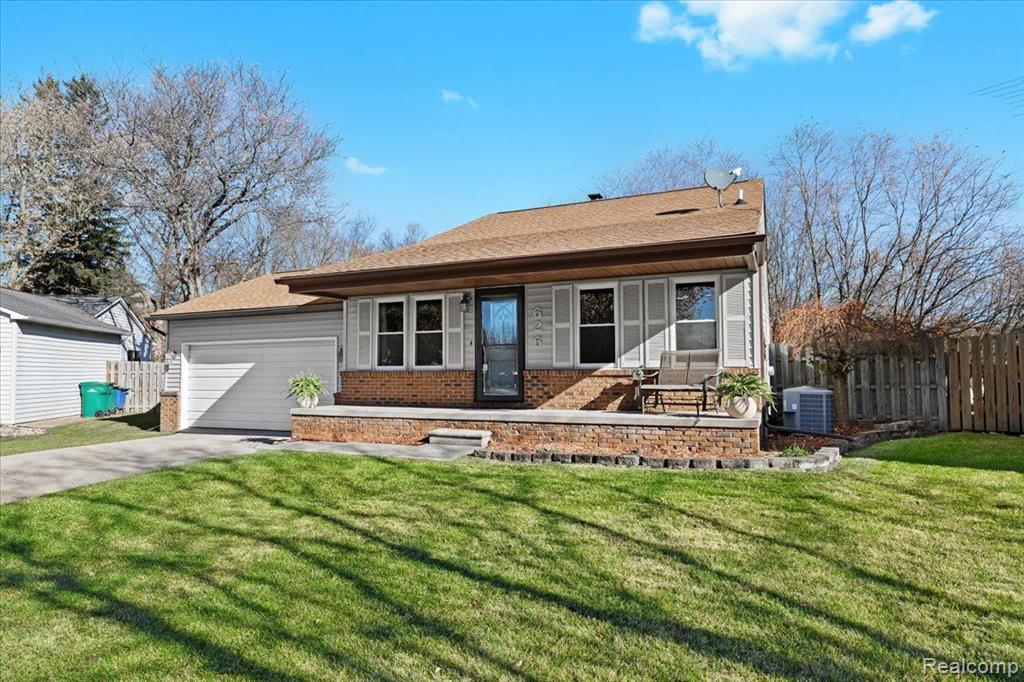 626 Glenwyth Road Brighton, MI 48116 - Photo 2 of 33