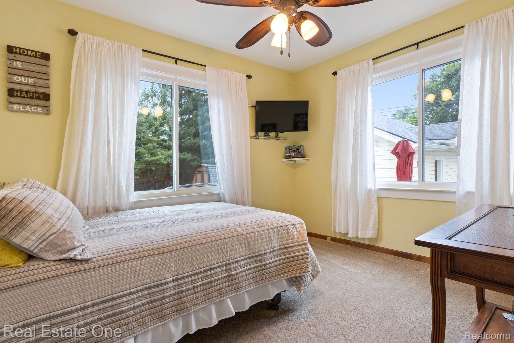2721 Culbertson Avenue Rochester, MI 48307 - Photo 20 of 52 2ND MAIN FLOOR BEDROOM