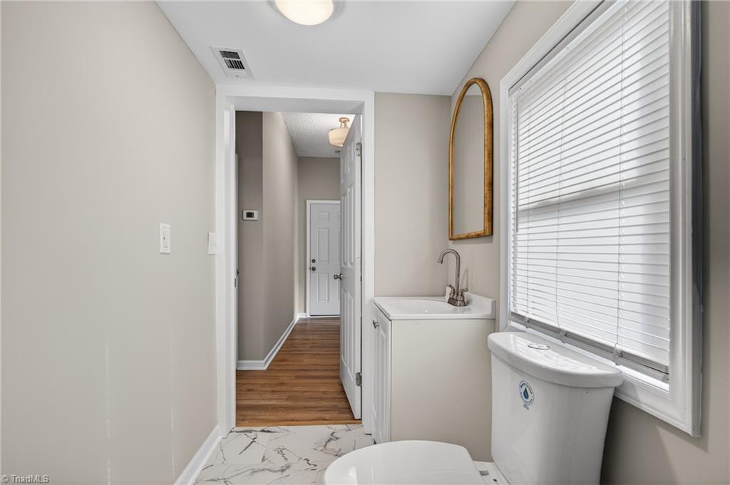 811 Vail Avenue High Point, NC 27260 - Photo 12 of 28