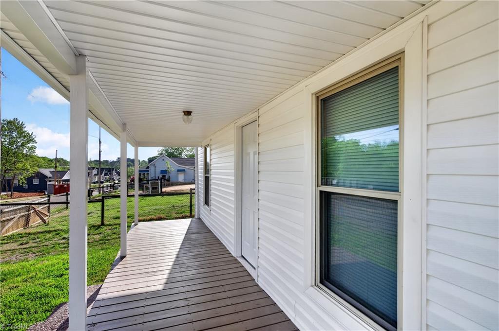 811 Vail Avenue High Point, NC 27260 - Photo 16 of 28 Front Porch