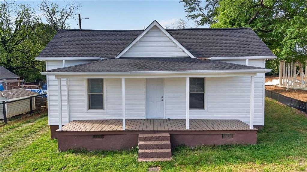 811 Vail Avenue High Point, NC 27260 - Photo 2 of 28 Front of house