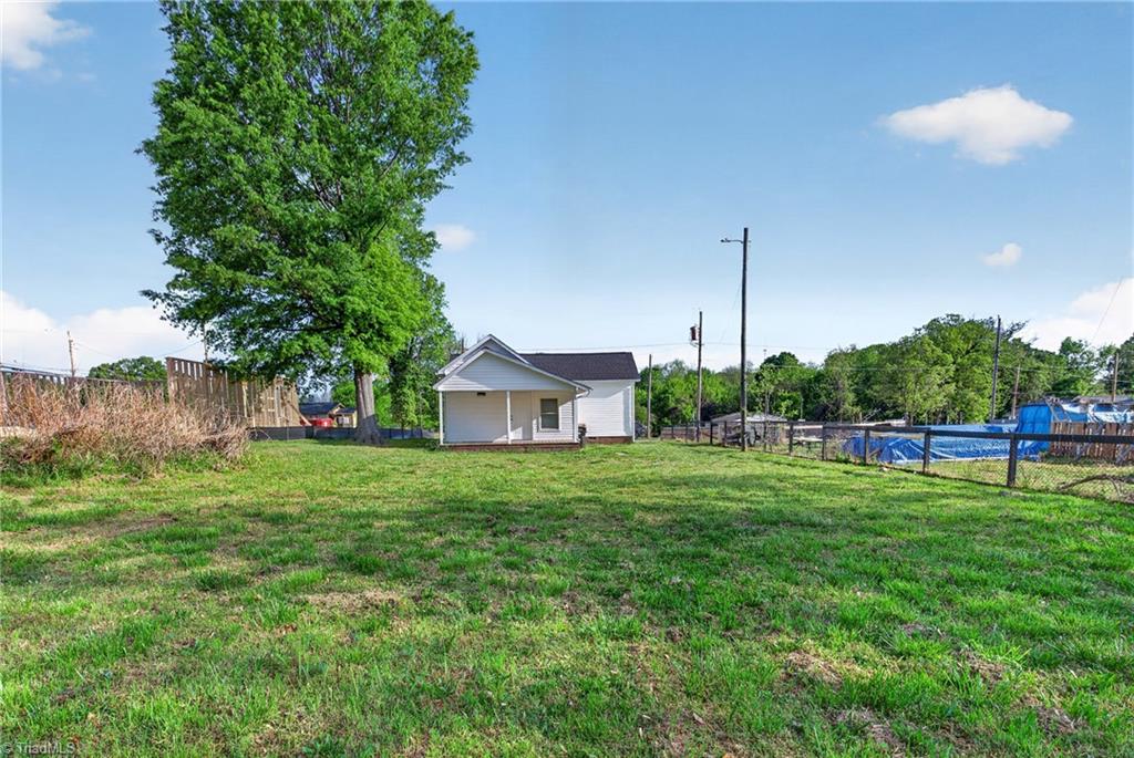 811 Vail Avenue High Point, NC 27260 - Photo 4 of 28