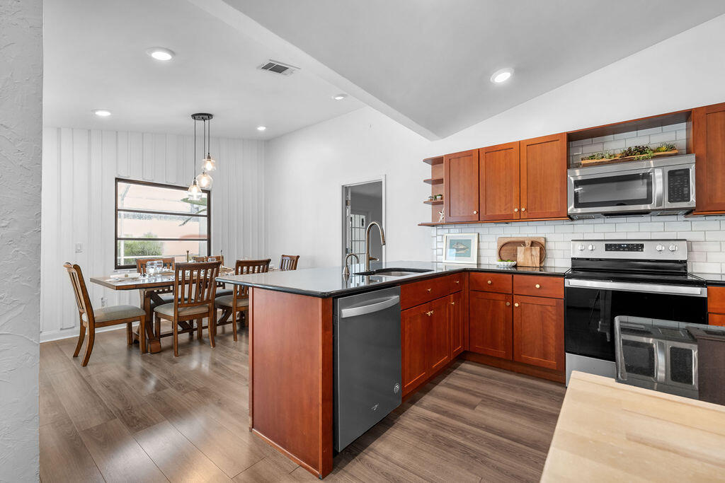 5068 Southeast Major Way Stuart, FL 34997 - Photo 14 of 50 Kitchen 3