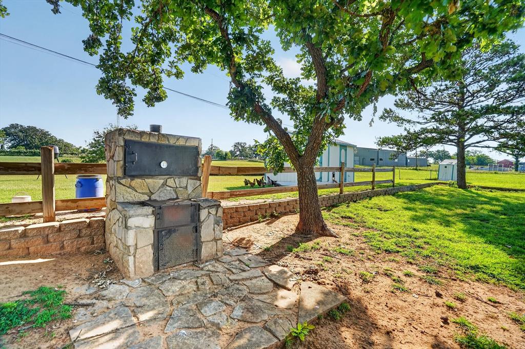 100 Green Meadows Circle Springtown, TX 76082 - Photo 28 of 40