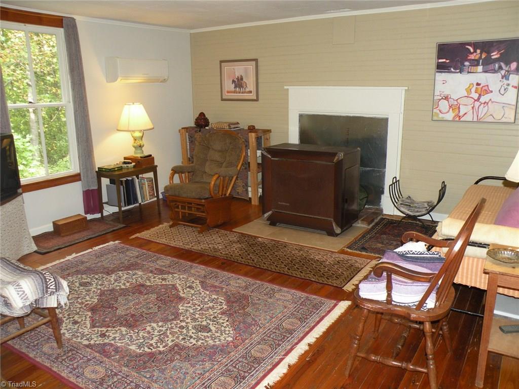 1134 Rosebud Road Walnut Cove, NC 27052 - Photo 3 of 26 Living Room
