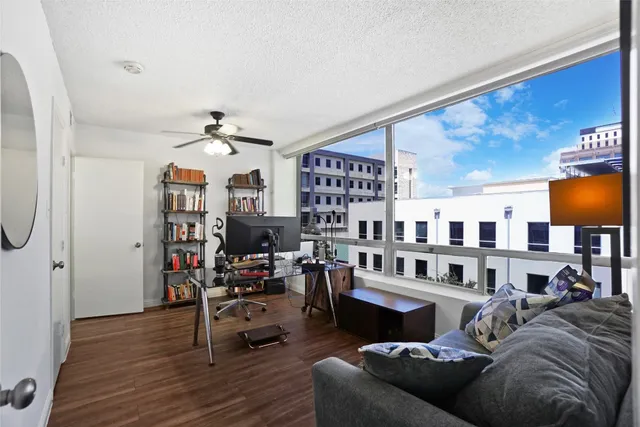 $2,850 | 1212 Guadalupe Street, Unit 402, Austin, TX 78701