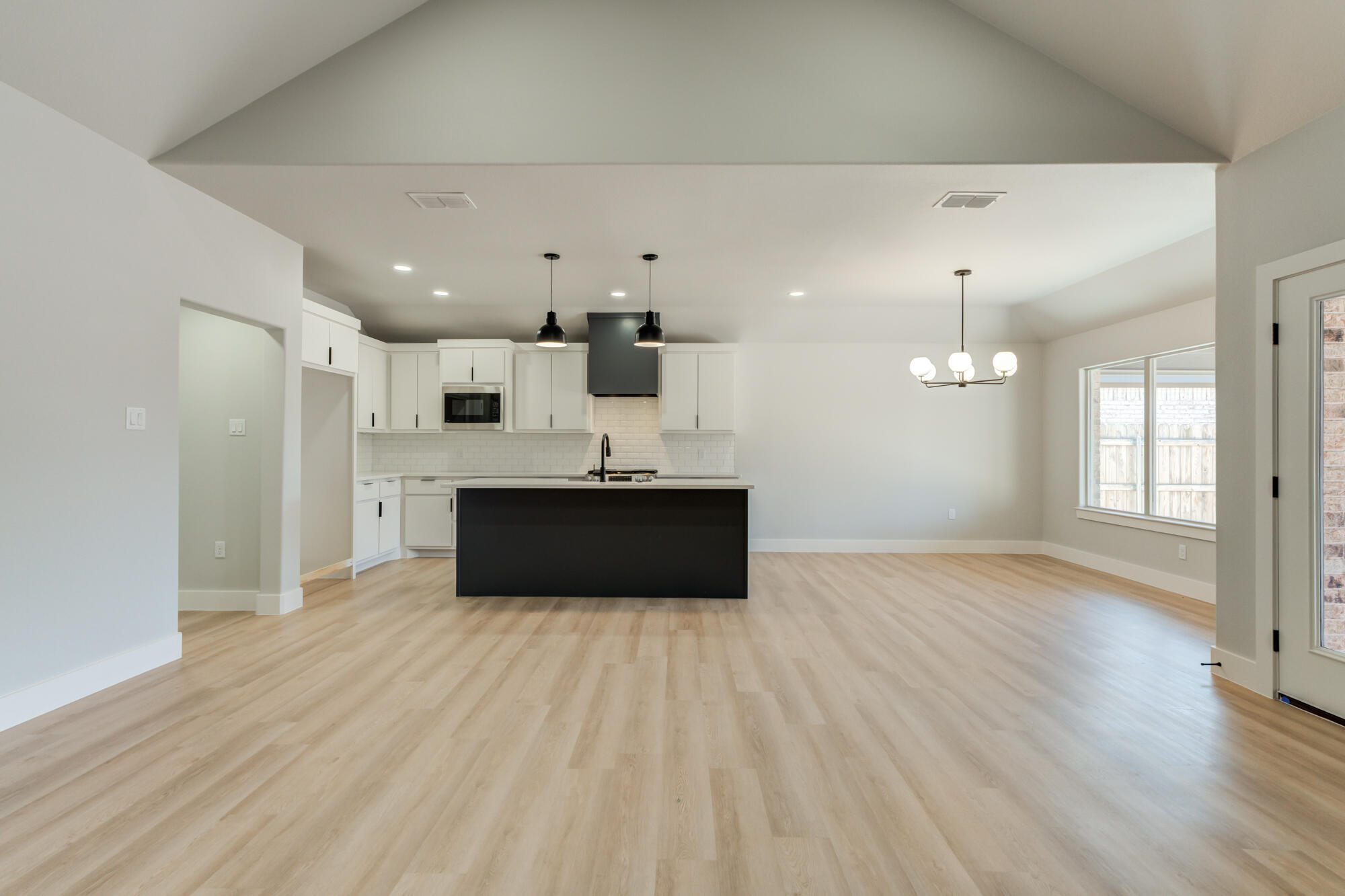 2915 135th Street Lubbock, TX 79423 - Photo 7 of 50 DSC02336_37_38_39_40