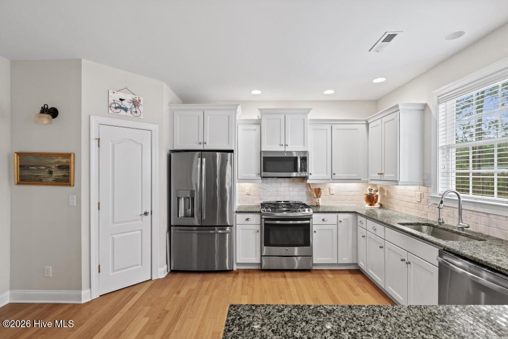 116 Mansfield Court Hampstead, NC 28443 - Photo 7 of 43 425A7412