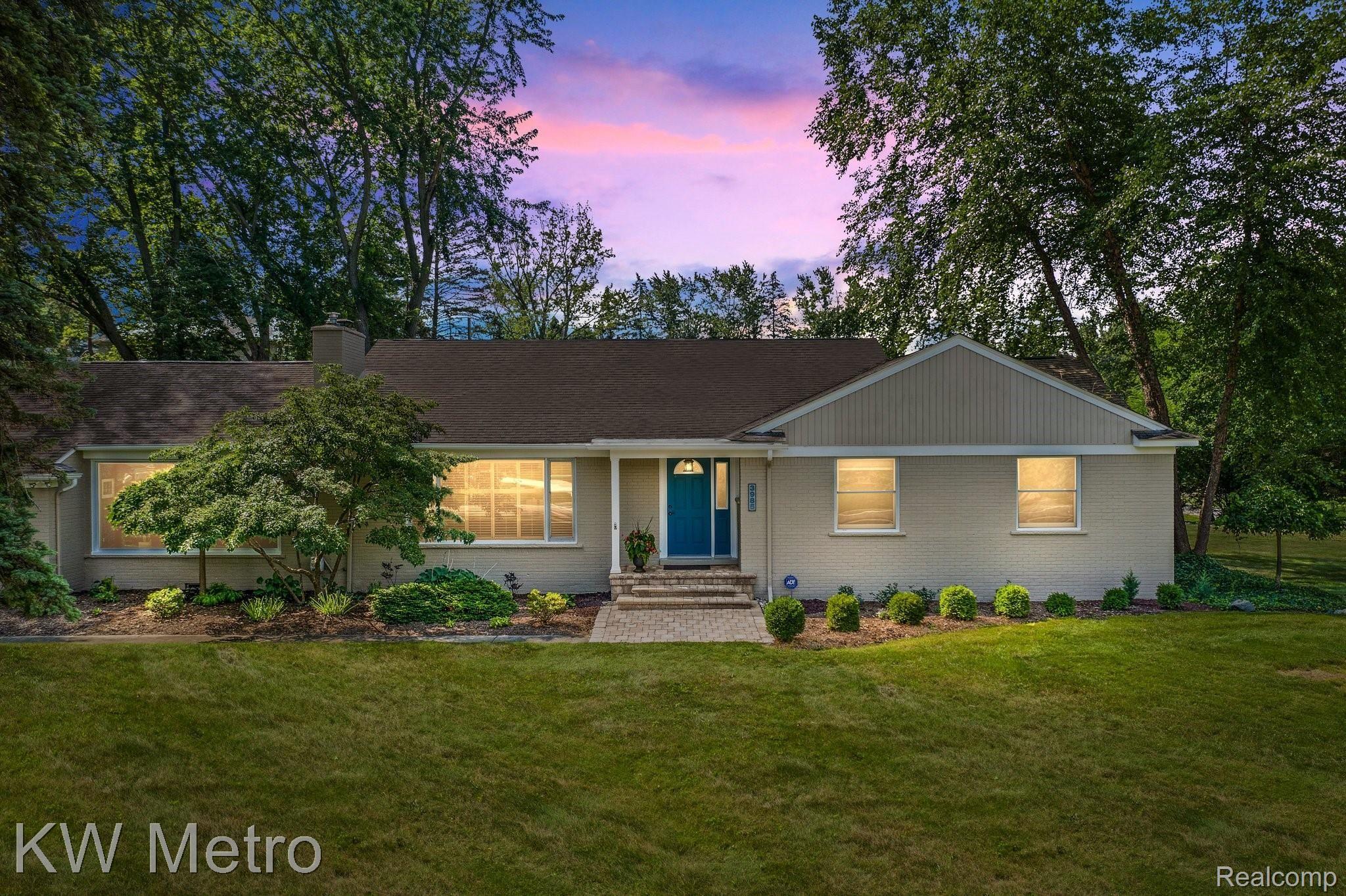 3985 Lincoln Road Bloomfield Hills, MI 48301 - Photo 21 of 46 1-web-or-mls-3985 Lincoln Road Bloomfield Township0040.jpg