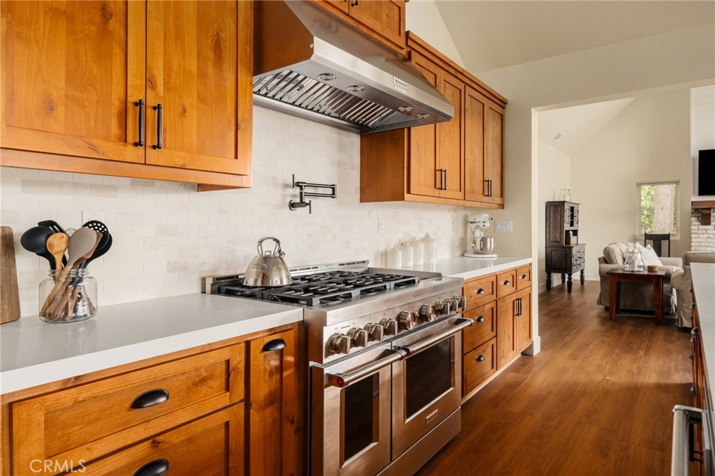 26910 Everest Road Lake Arrowhead, CA 92391 - Photo 4 of 15 Custom Kitchen