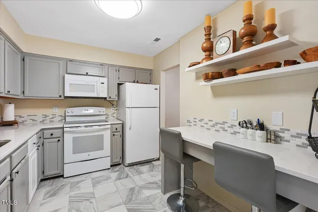 $235,000 | 250 South Estes Drive, Unit 115, Chapel Hill, NC 27514