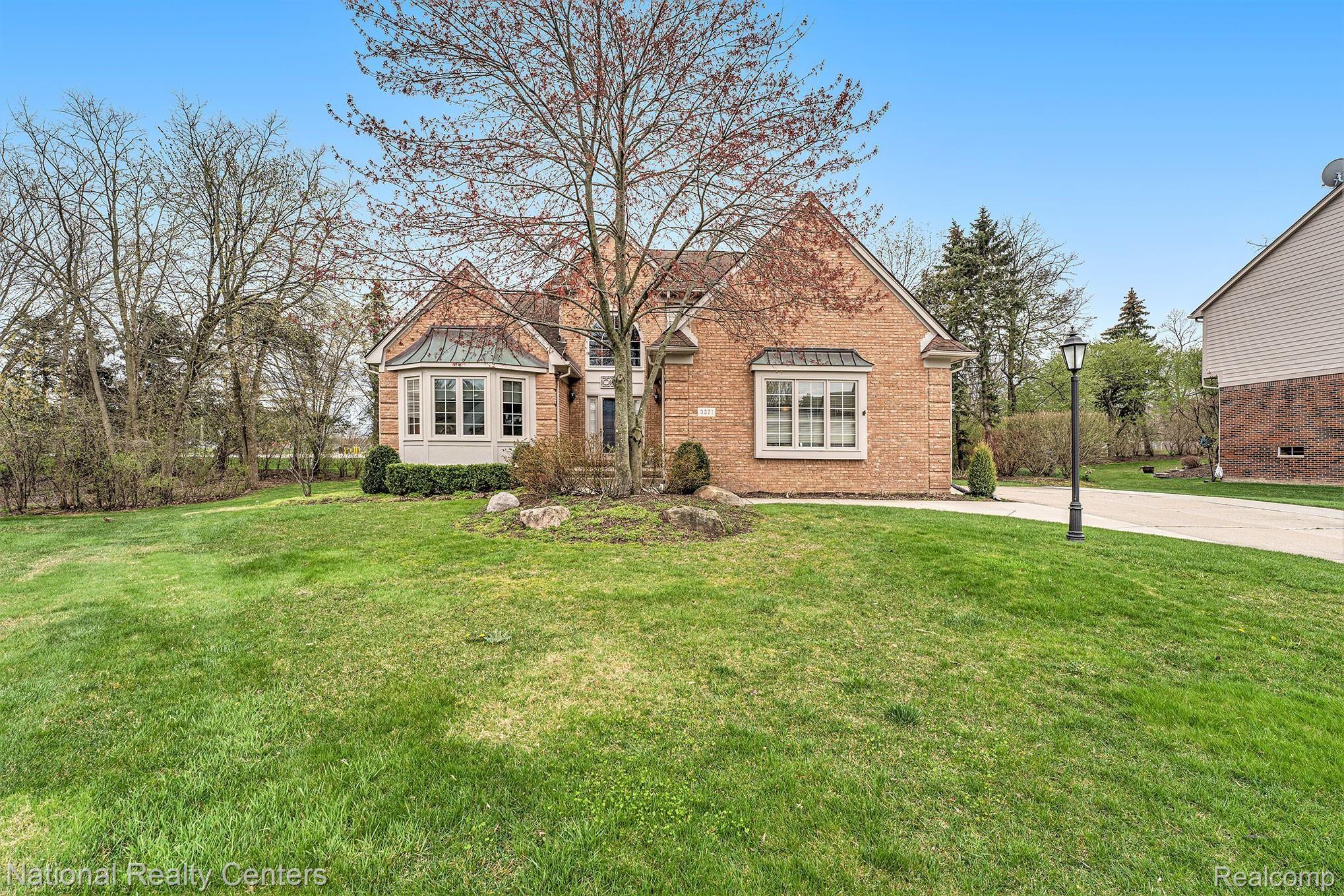 3371 Sawgrass Court Rochester, MI 48309 - Photo 1 of 38 front