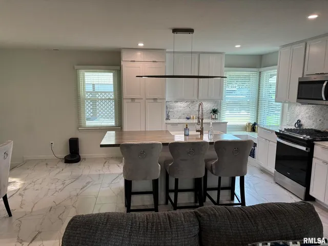 $225,000 | 122 Paint Creek Lane, Carmi, IL 62821