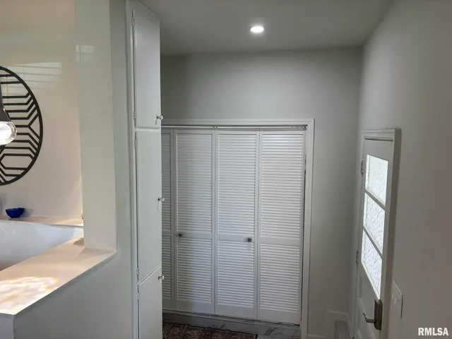 $225,000 | 122 Paint Creek Lane, Carmi, IL 62821