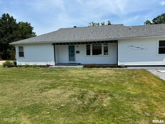 $225,000 | 122 Paint Creek Lane, Carmi, IL 62821