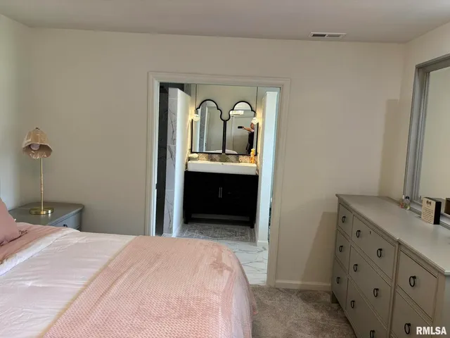 $225,000 | 122 Paint Creek Lane, Carmi, IL 62821