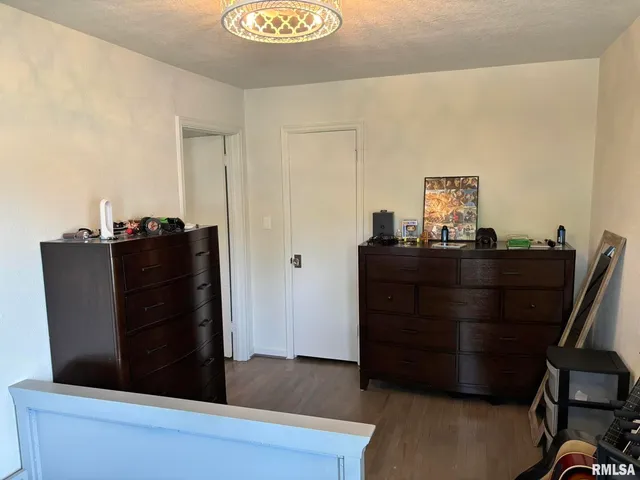 $225,000 | 122 Paint Creek Lane, Carmi, IL 62821