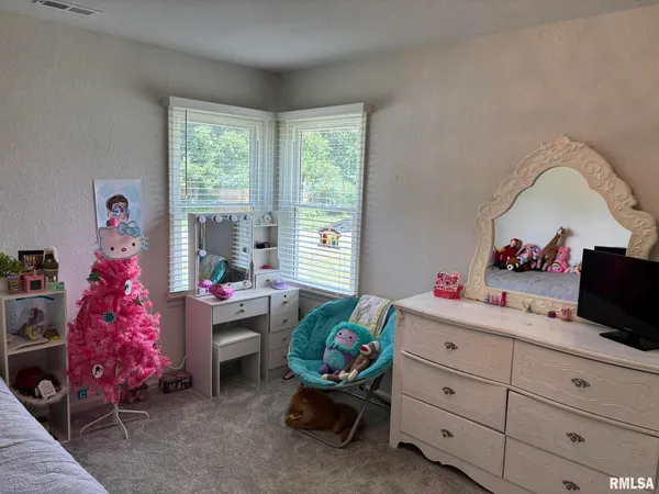 $225,000 | 122 Paint Creek Lane, Carmi, IL 62821