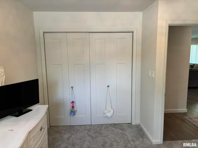 $225,000 | 122 Paint Creek Lane, Carmi, IL 62821