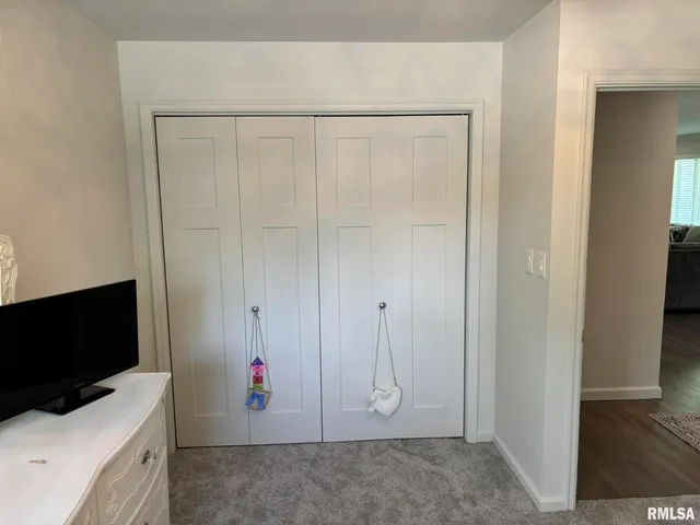 $225,000 | 122 Paint Creek Lane, Carmi, IL 62821