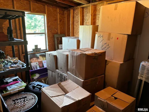 $225,000 | 122 Paint Creek Lane, Carmi, IL 62821