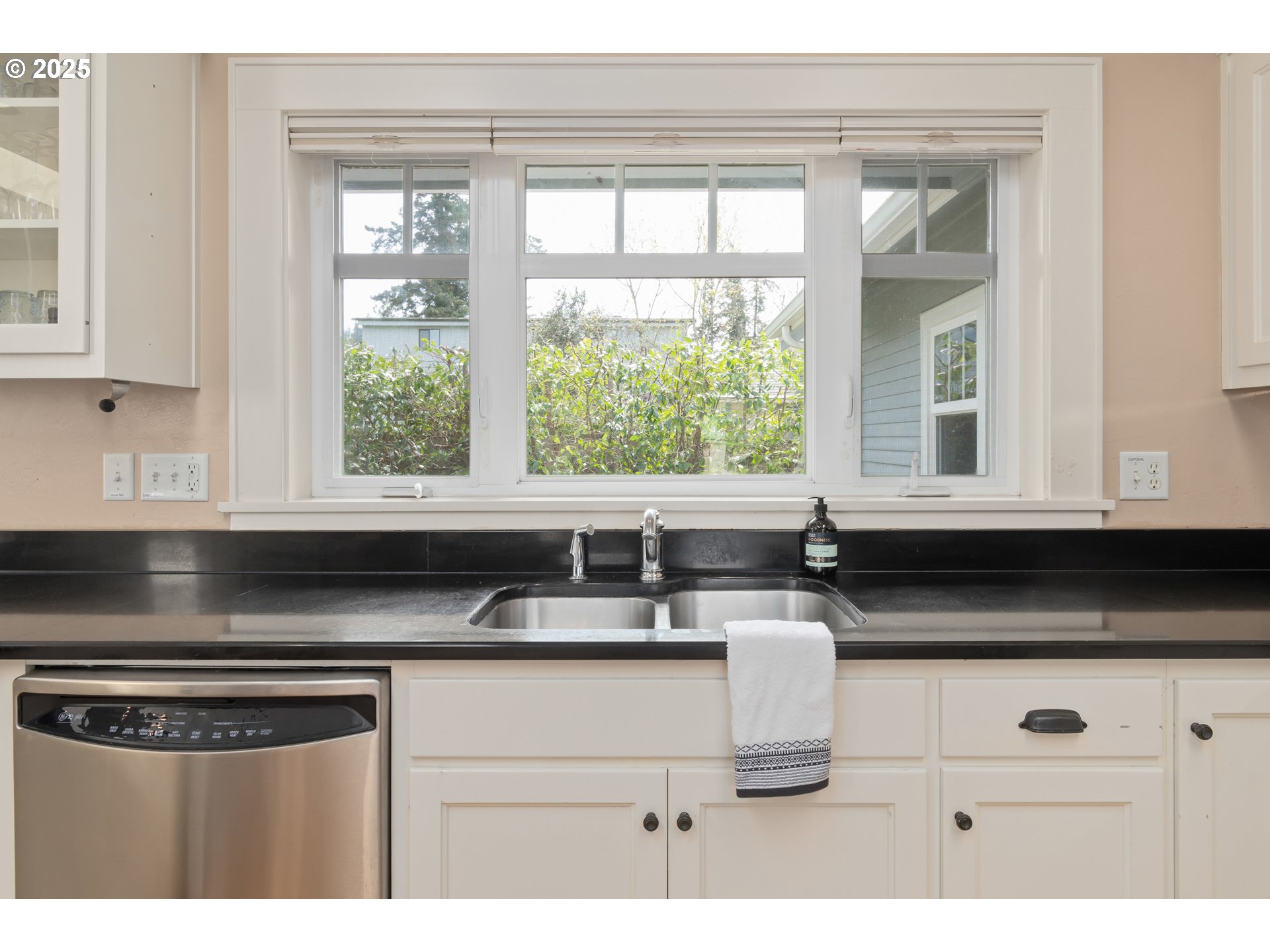 1545 Villard Street Eugene, OR 97403 - Photo 12 of 44