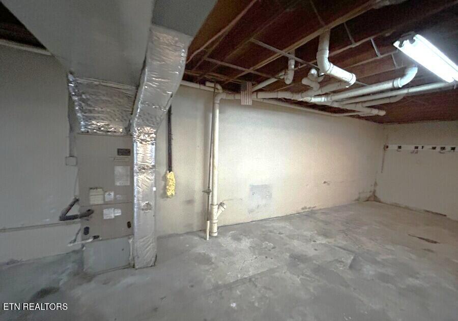 156 River Ford Road Maryville, TN 37804 - Photo 35 of 40 PHOTO-2025-12-11-12-26-49 (5)