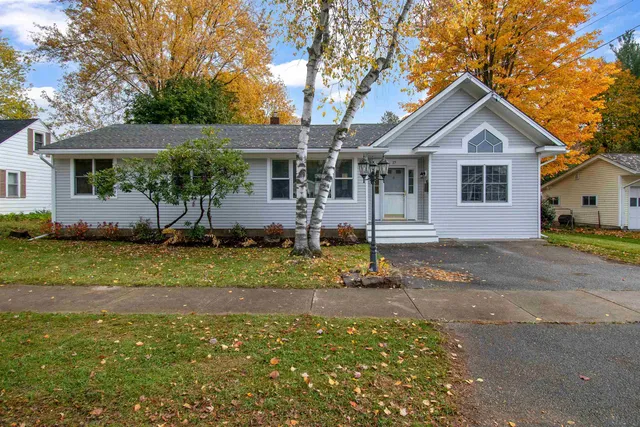 $515,000 | 17 Barrett Street, South Burlington, VT 05403